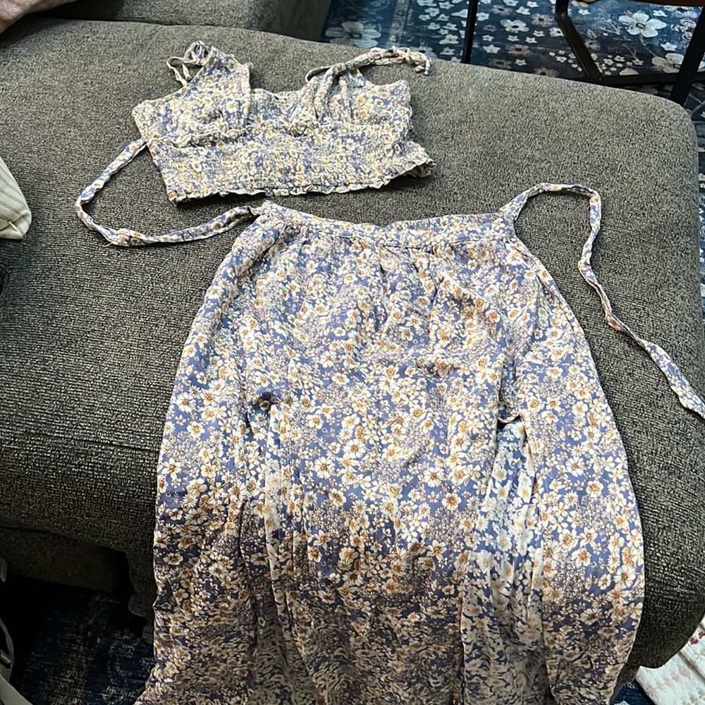 Two-piece skirt set